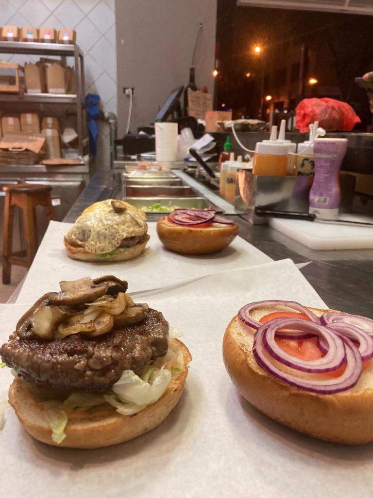 ביירון בורגר בר ביירון בורגר בר