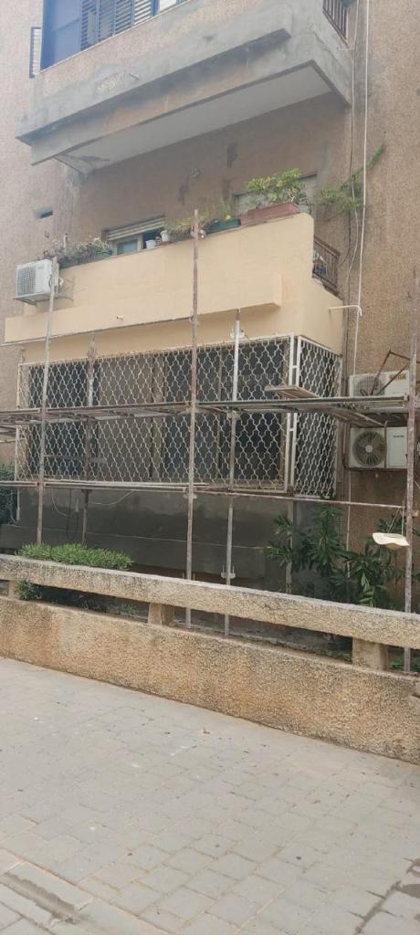 אדם גרופ אדם גרופ