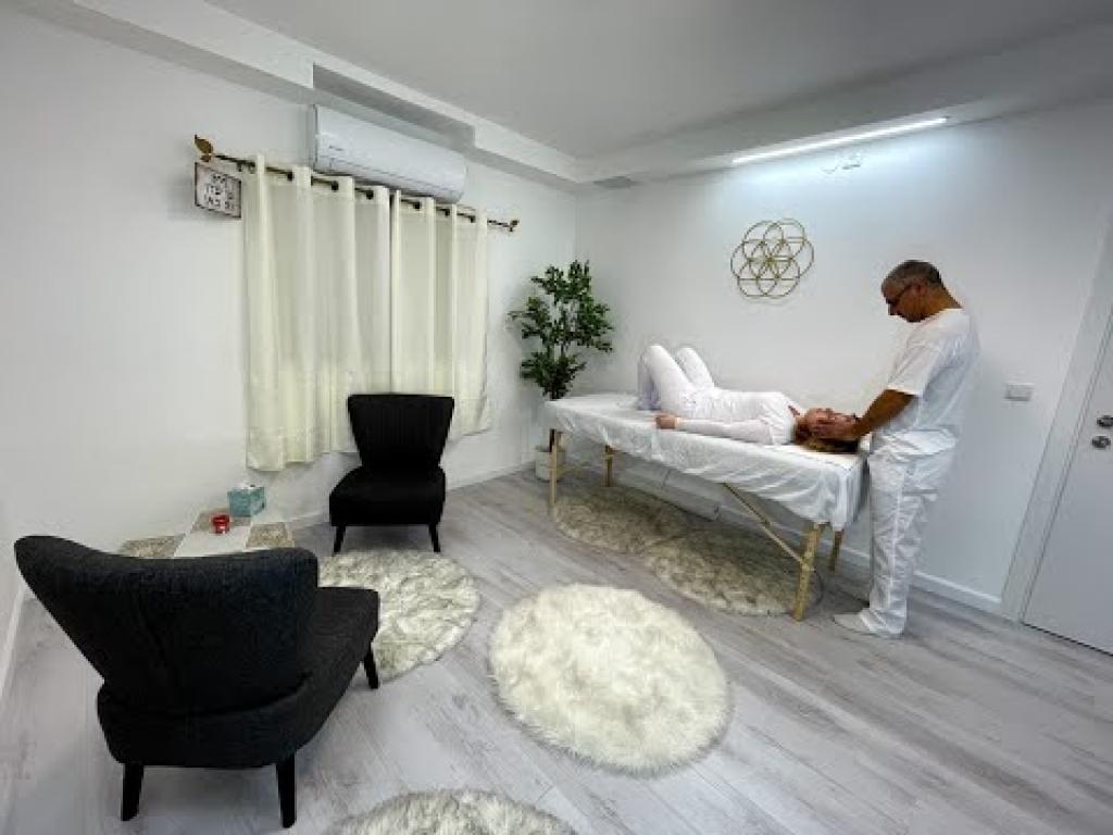 צח יצחקי שטיפה אנרגטית צח יצחקי שטיפה אנרגטית