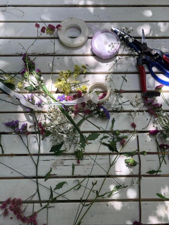 הפרחים של מיכל הפרחים של מיכל