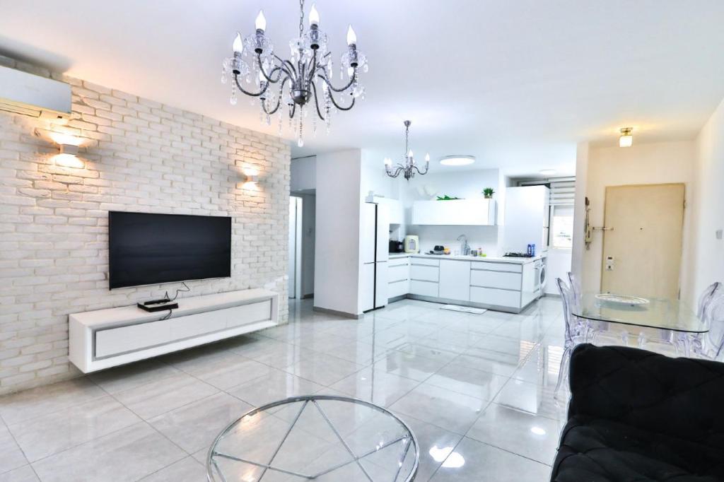 אופיר אלבז אופיר אלבז