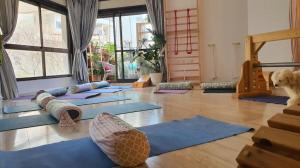 Dipika Iyengar Yoga