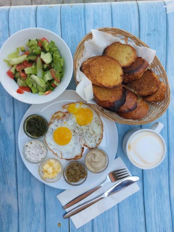 קפה יוצאים פנימה קפה יוצאים פנימה