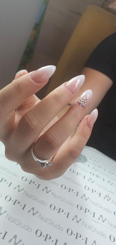 Jenail's אומנות הציפורן Jenail's אומנות הציפורן