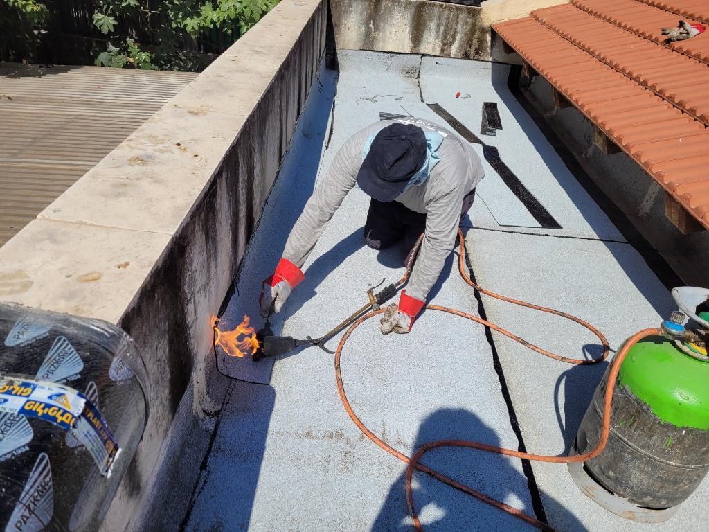 מיכאל איטום מיכאל איטום