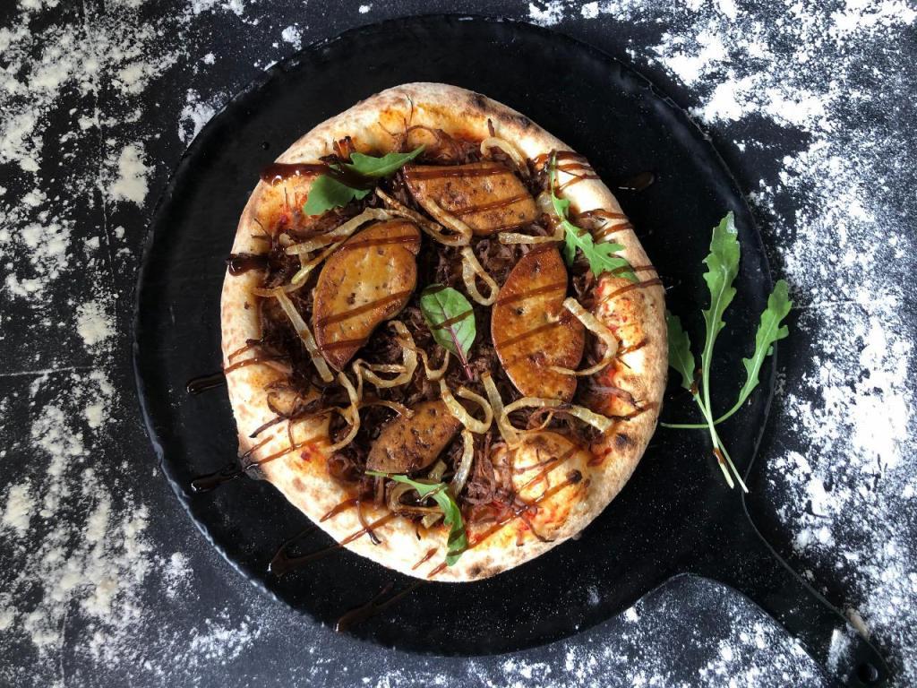 אלונסו פיצה בשר אלונסו פיצה בשר