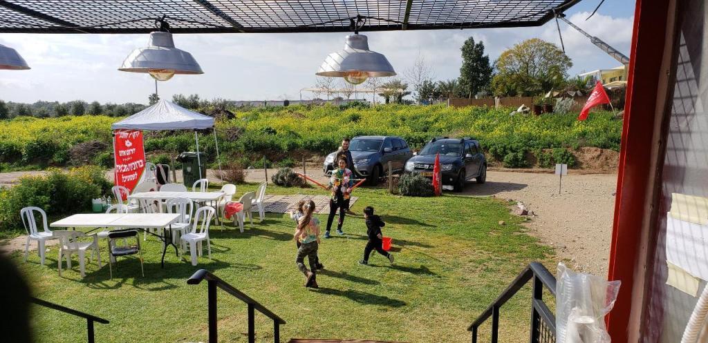 102 Meating Point 102 Meating Point