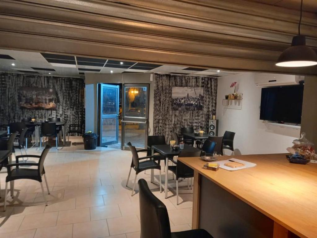 פאוזה בר קפה פאוזה בר קפה