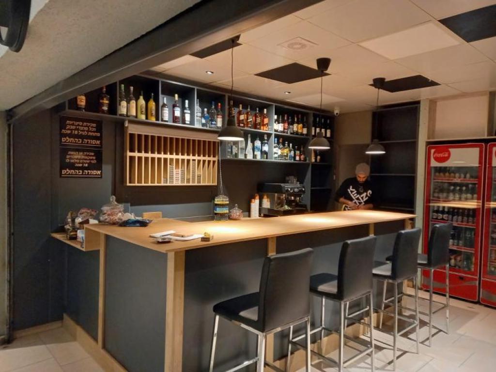 פאוזה בר קפה פאוזה בר קפה