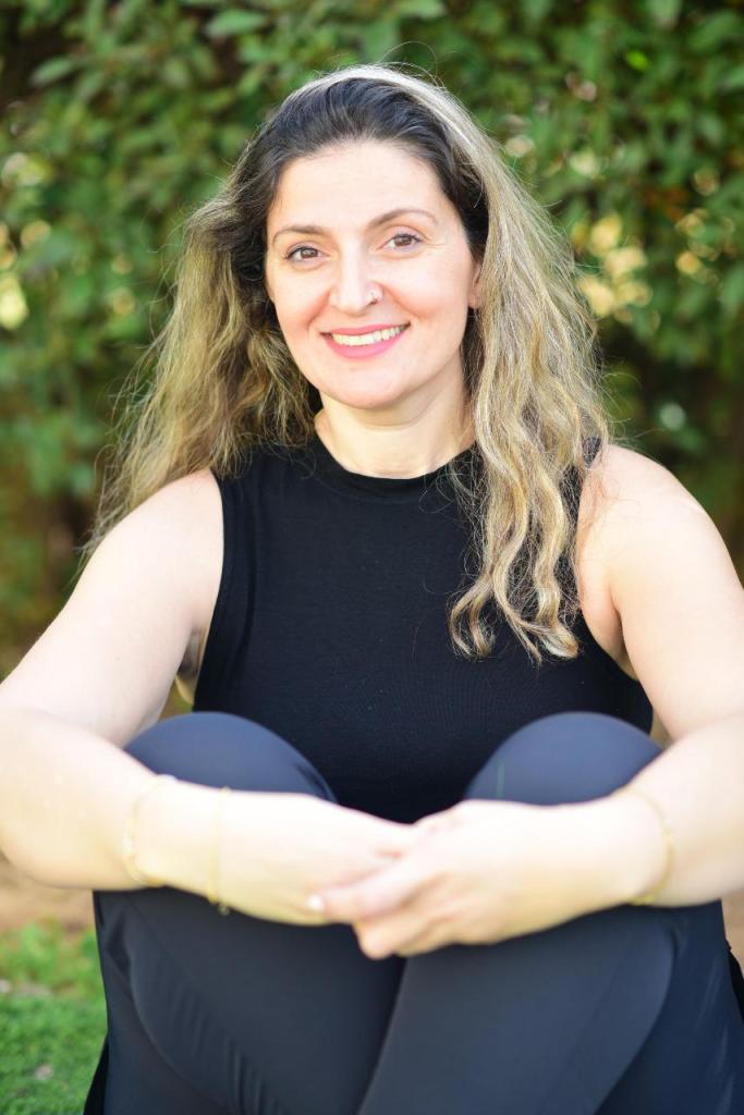 זהבה יוגה מגע ונשימה זהבה יוגה מגע ונשימה