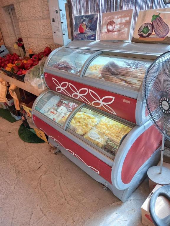 יוסף פירות וירקות יוסף פירות וירקות