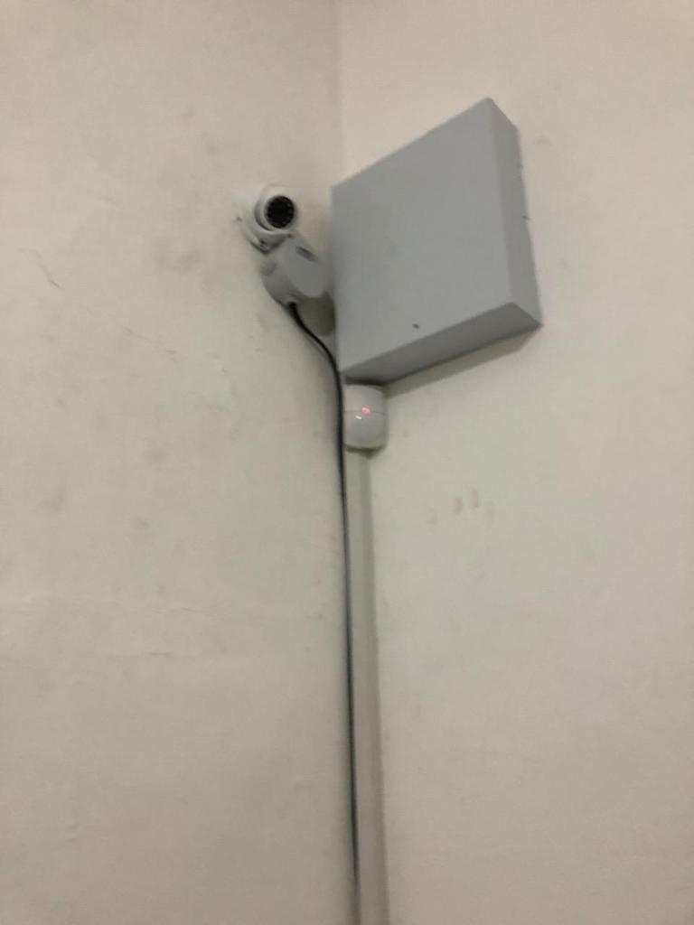 אדם תקשורת אדם תקשורת