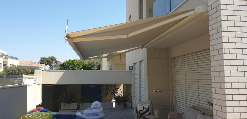 אורי גור א.ג פרויקטים אורי גור א.ג פרויקטים