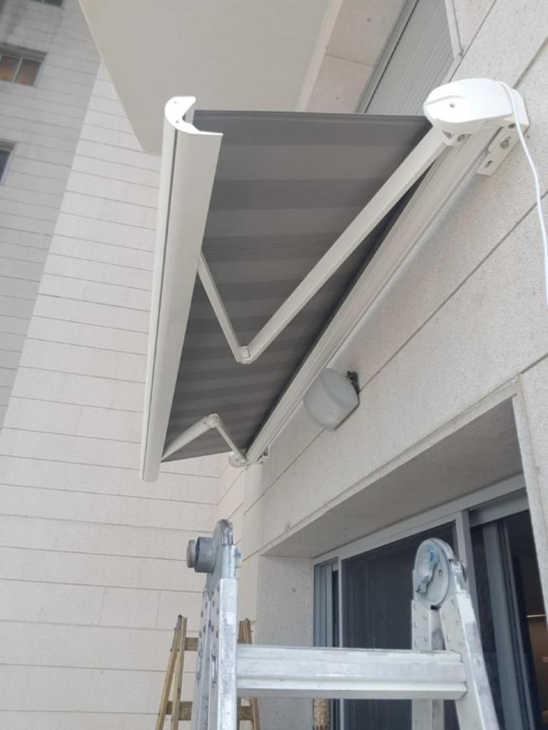 אורי גור א.ג פרויקטים אורי גור א.ג פרויקטים