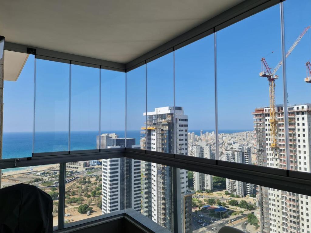 אורי גור א.ג פרויקטים אורי גור א.ג פרויקטים