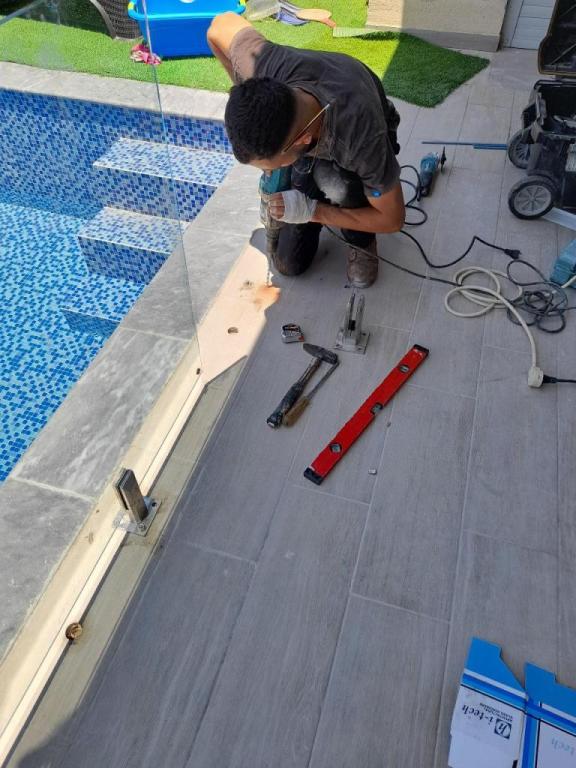 אלומשקד TRISGLASS אלומשקד TRISGLASS