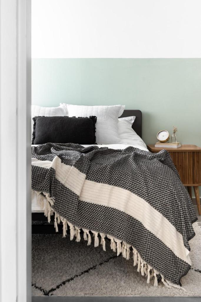 גל אבן צור גל אבן צור