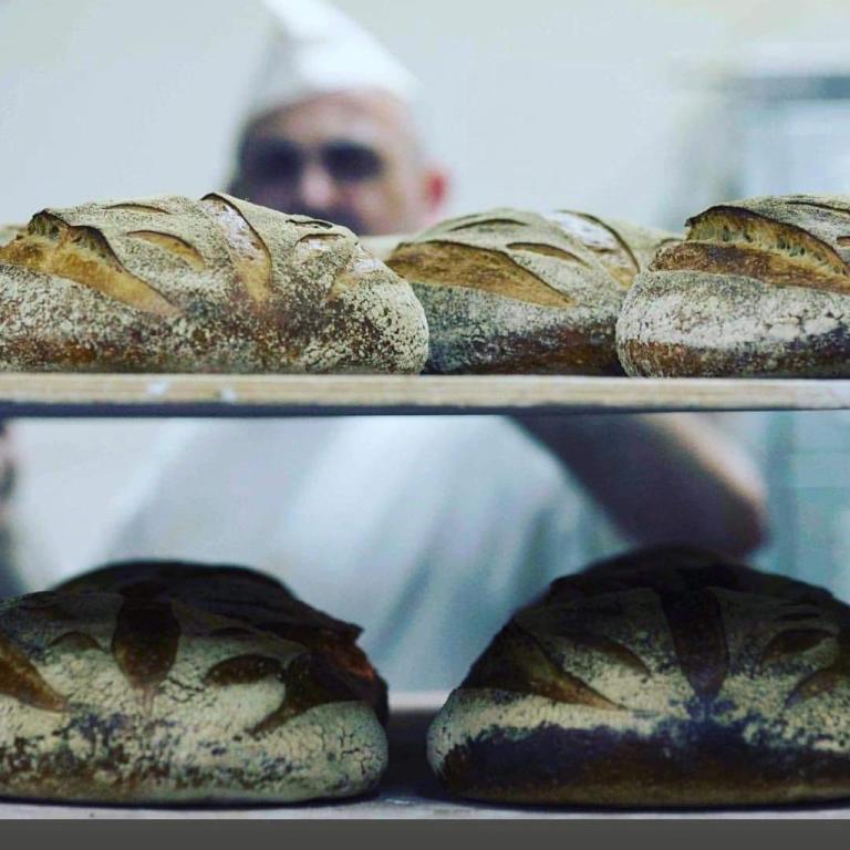 לחם שחר לחם שחר