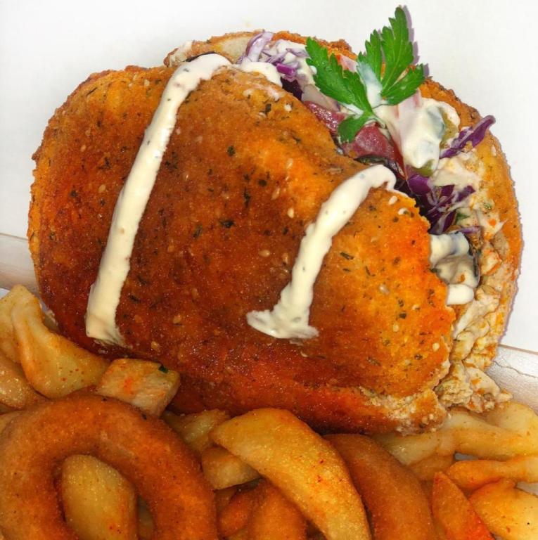 פיתה שניצל פיתה שניצל