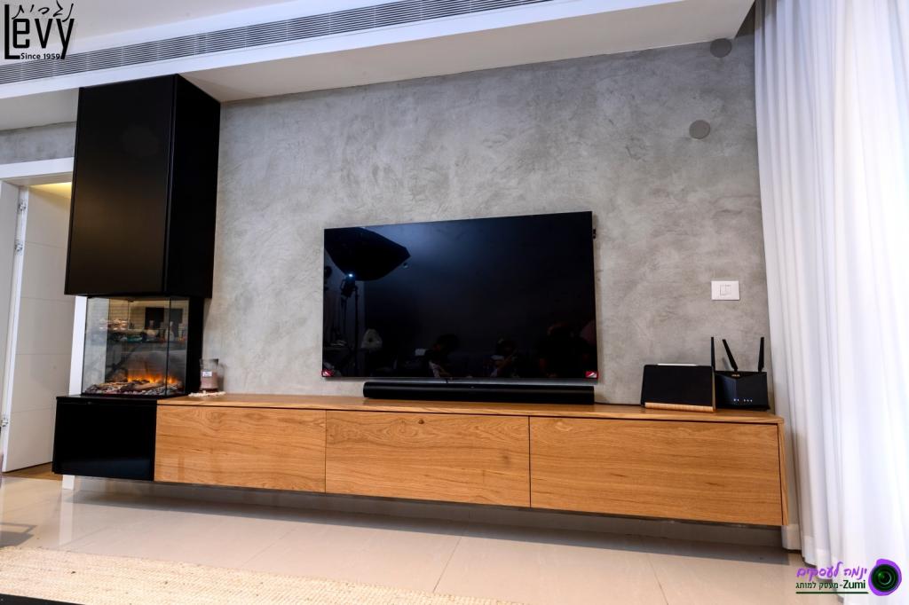 נגרית לוי נגרית לוי