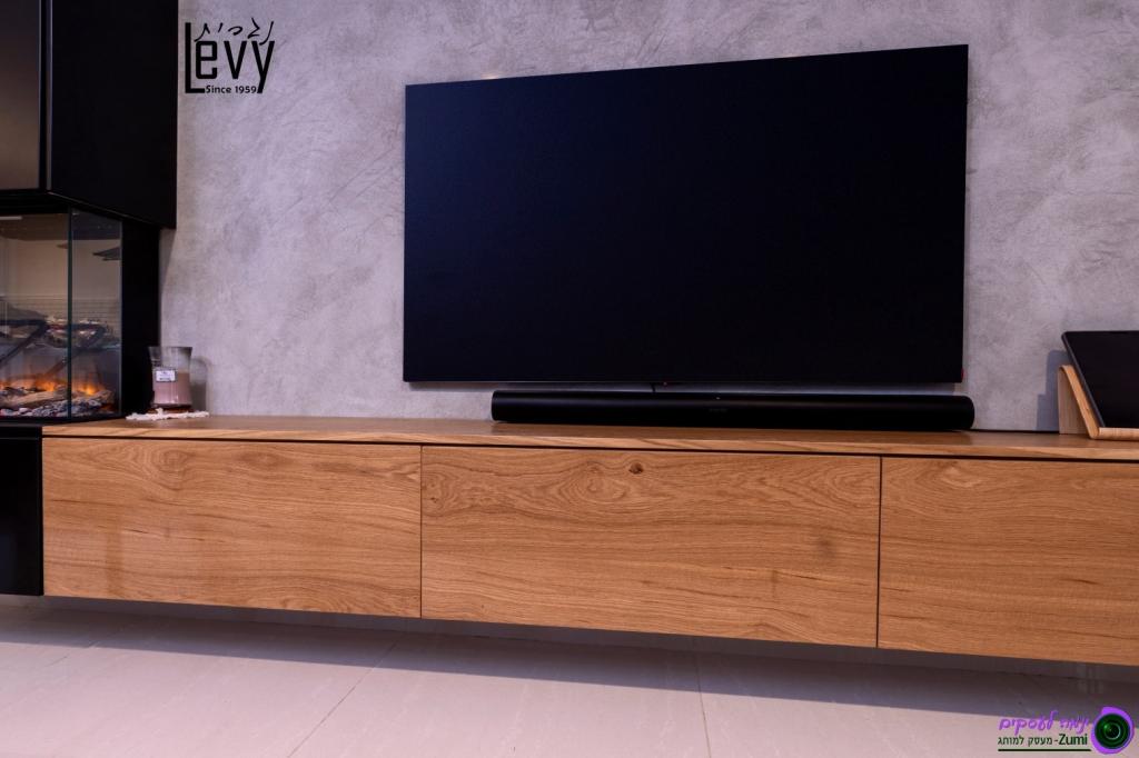 נגרית לוי נגרית לוי