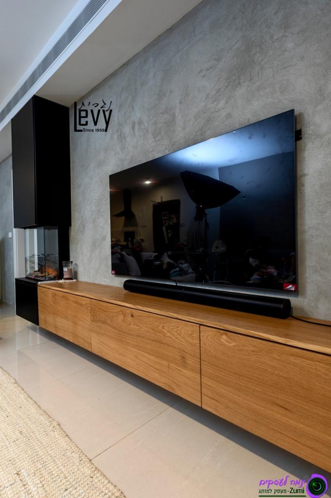 נגרית לוי נגרית לוי