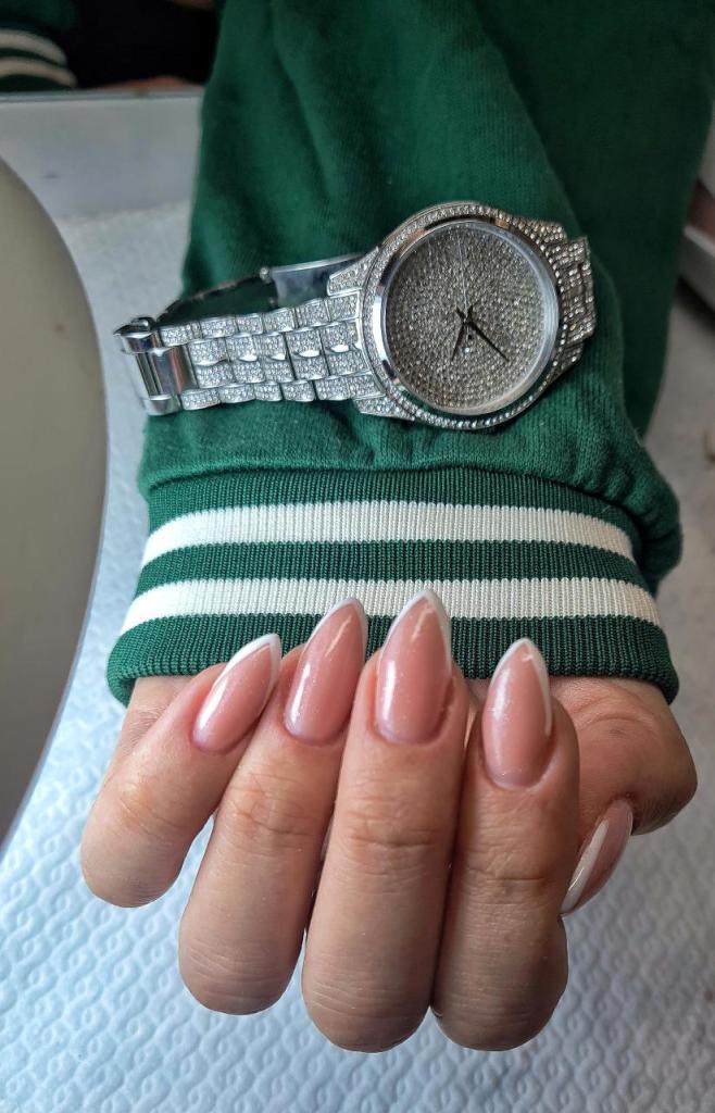 מור ניילס מור ניילס