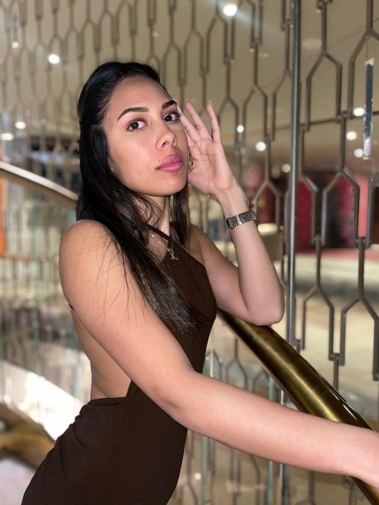 רות מנשה אמנית גבות רות מנשה אמנית גבות