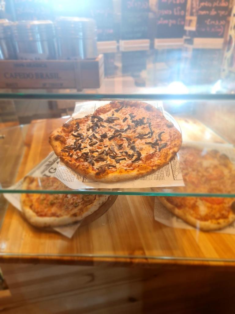 דלפינו פיצה ומטבח איטלקי דלפינו פיצה ומטבח איטלקי