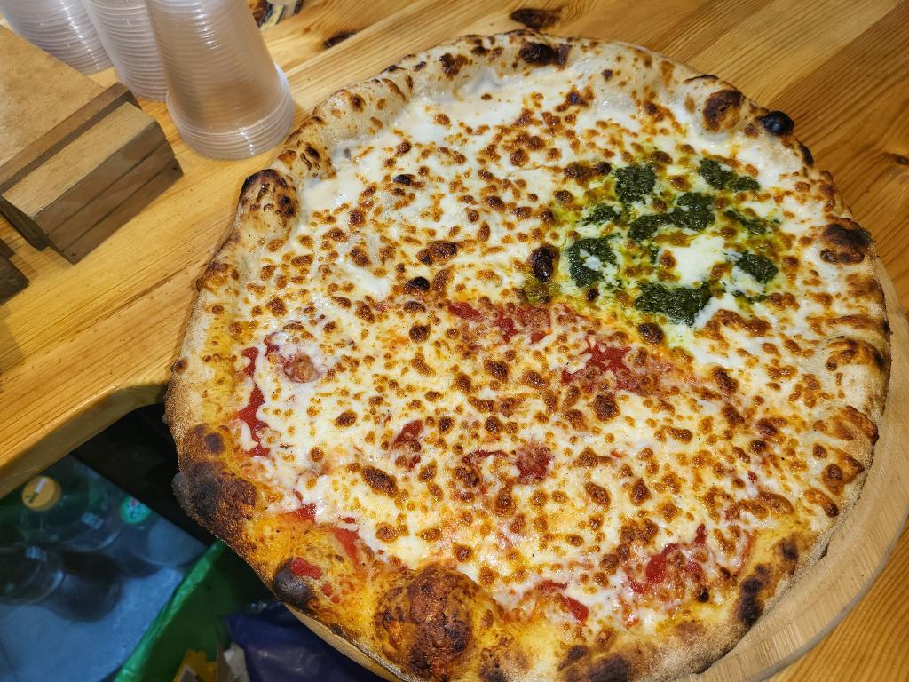 דלפינו פיצה ומטבח איטלקי דלפינו פיצה ומטבח איטלקי