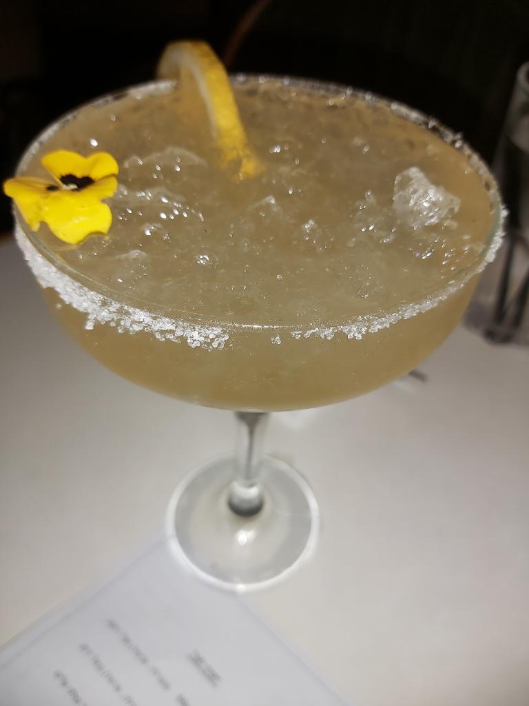 אין & אאוט אין & אאוט