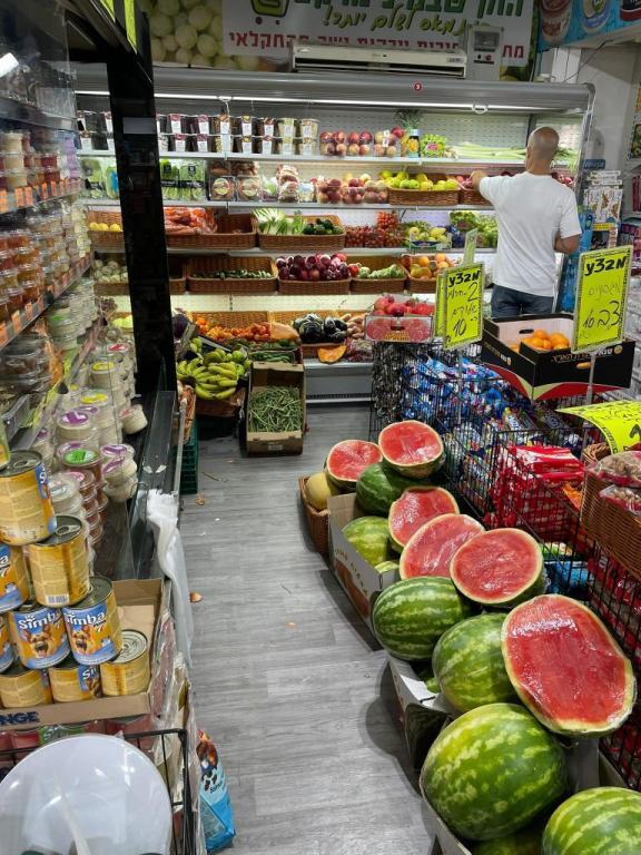 החן שבמינימרקט החן שבמינימרקט