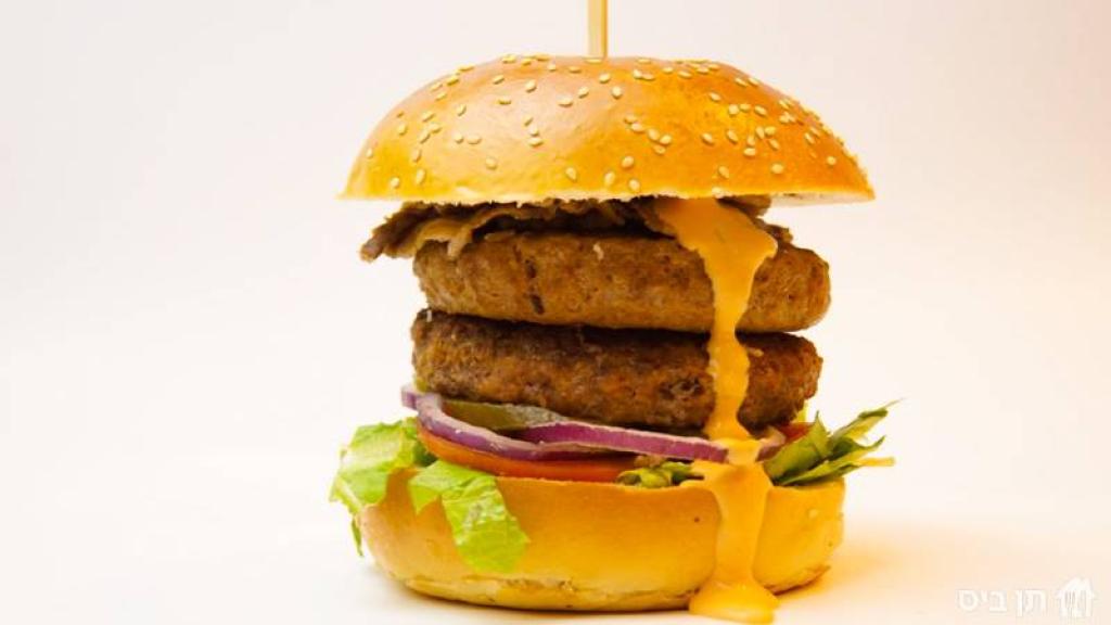 מול הספריה מול הספריה