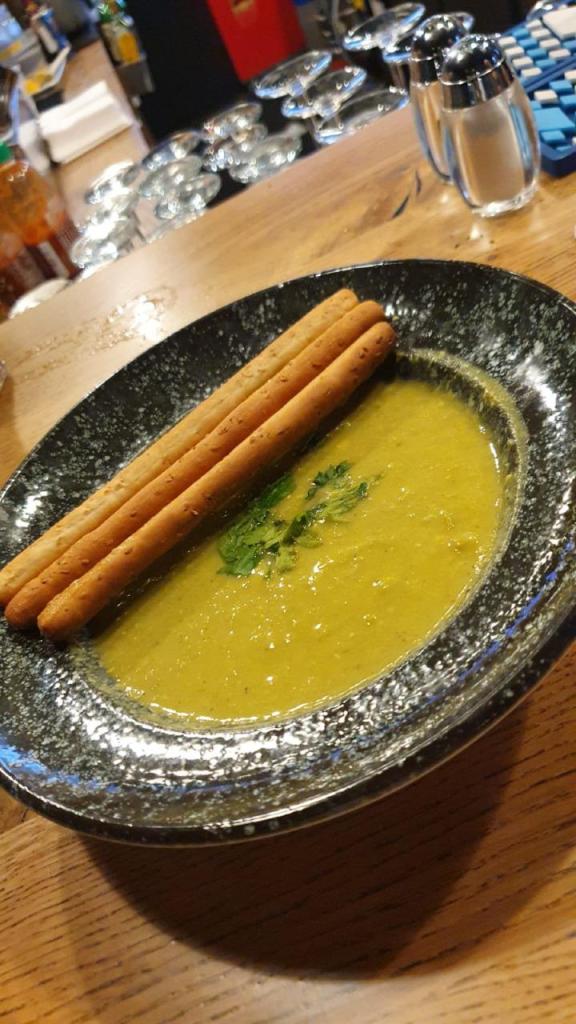 רות 44 דיינר בר רות 44 דיינר בר