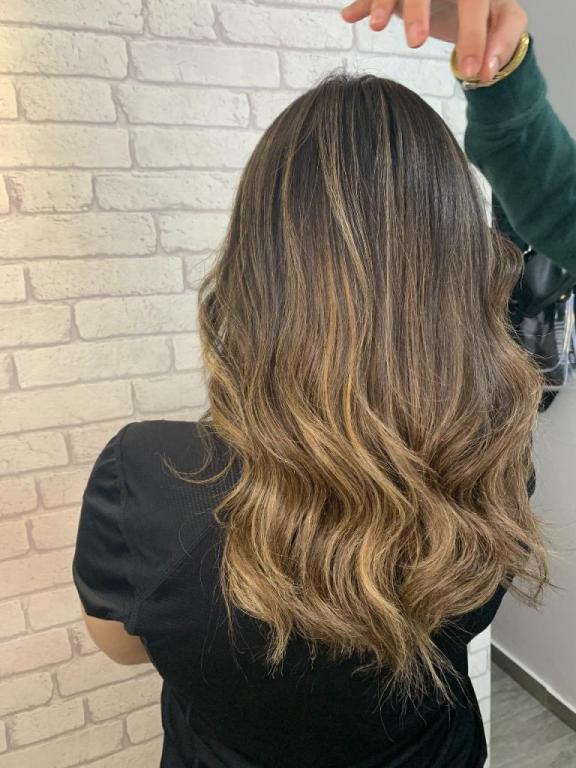 מספרת פריק שואו מספרת פריק שואו