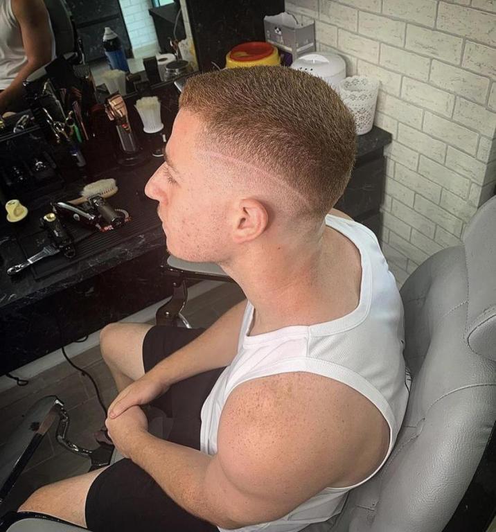 מספרת פריק שואו מספרת פריק שואו