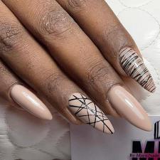 Maya nails art