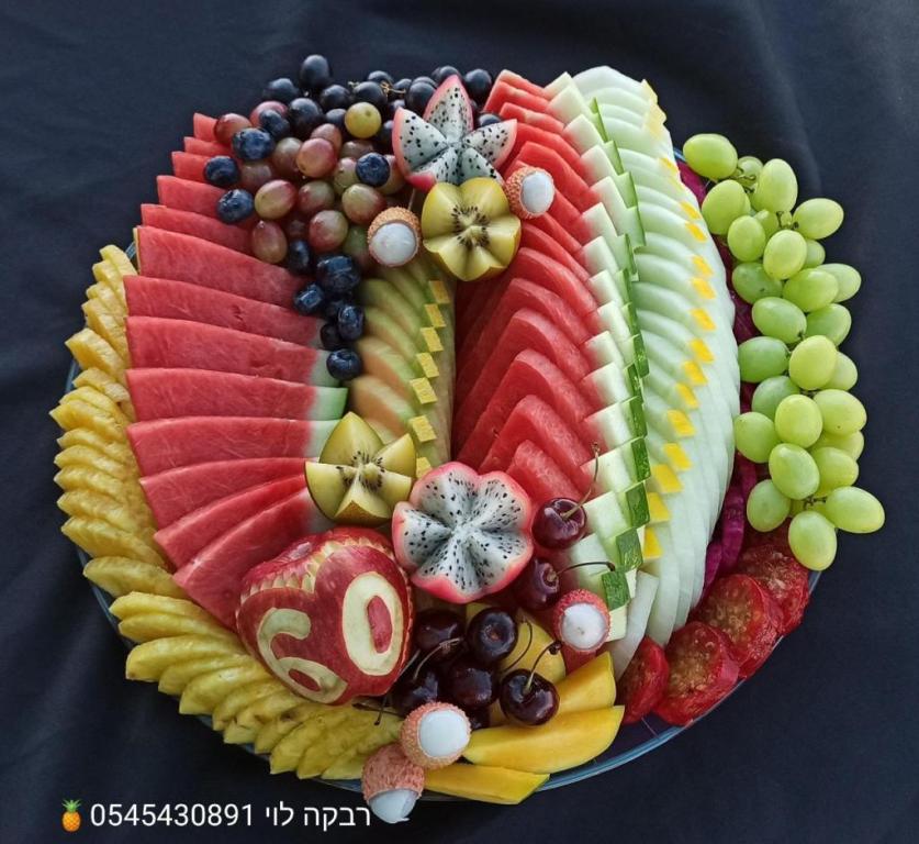 מגשי פירות בשומרון מגשי פירות בשומרון