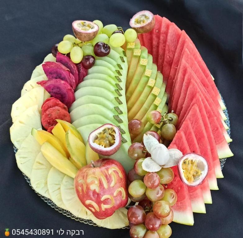 מגשי פירות בשומרון מגשי פירות בשומרון