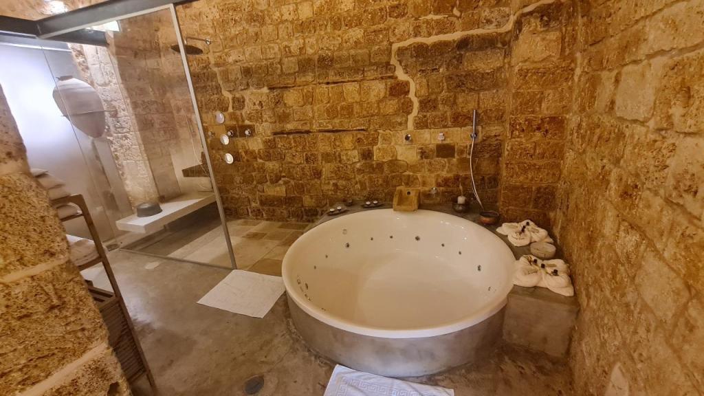 Honey Suite Honey Suite