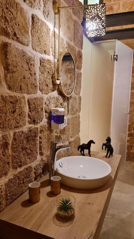 Honey Suite Honey Suite