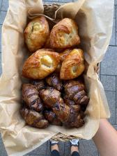 בי בייקרי b bakery