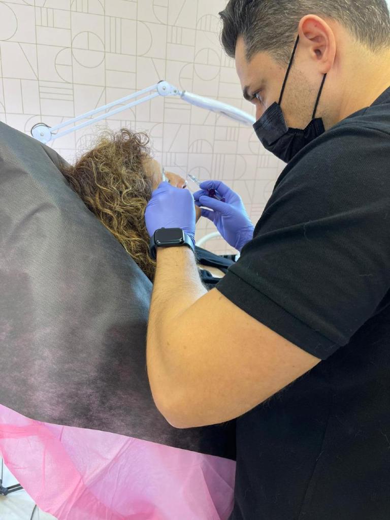 מלי סיטון מלי סיטון