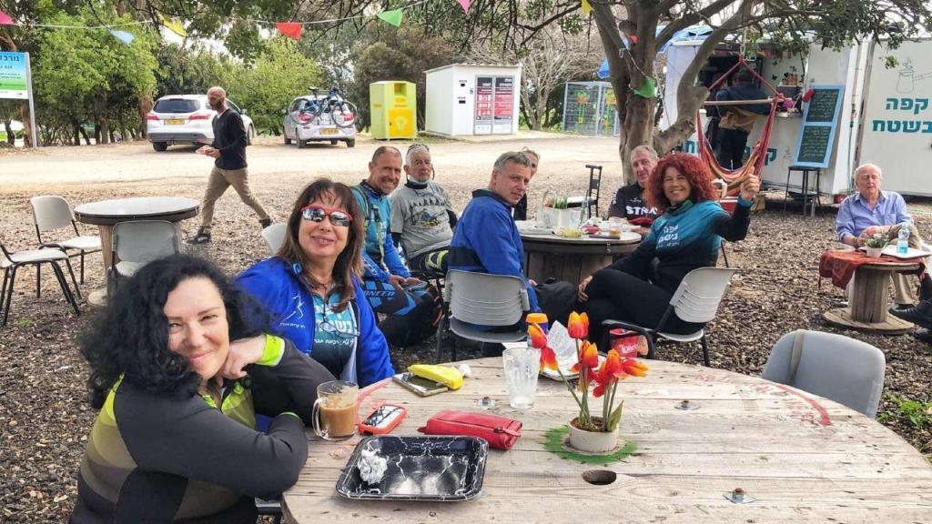 קפה בשטח קפה בשטח
