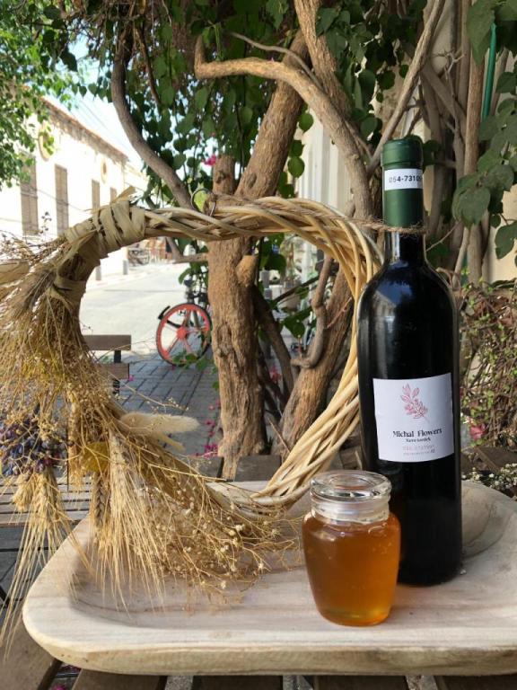 מיכל פרחים מיכל פרחים