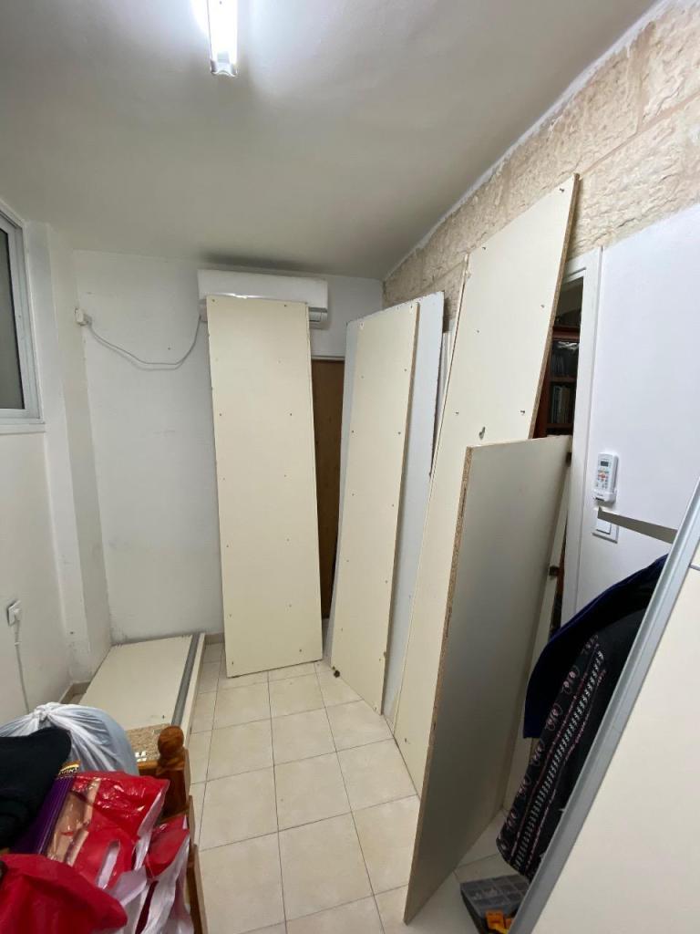 עמית ב.ד הנדימן עמית ב.ד הנדימן