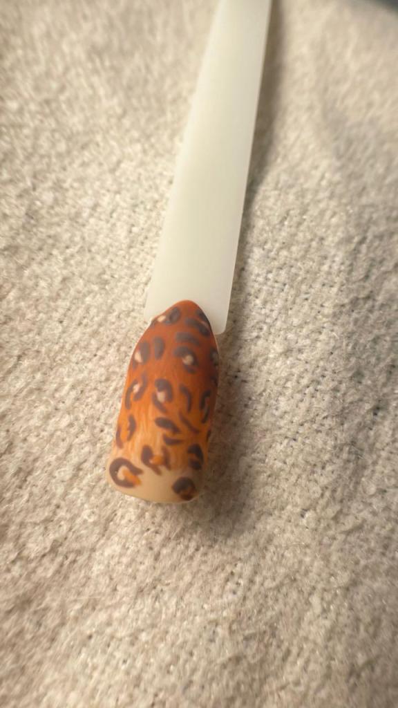 Linoy g.g nails Linoy g.g nails