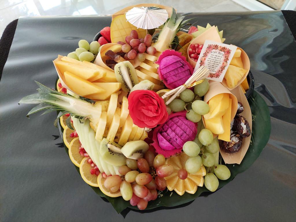 אתי ממן מגשי פירות אתי ממן מגשי פירות