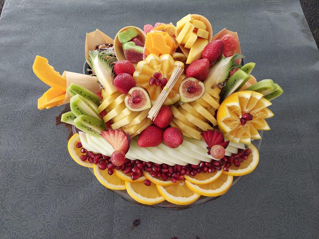 אתי ממן מגשי פירות אתי ממן מגשי פירות