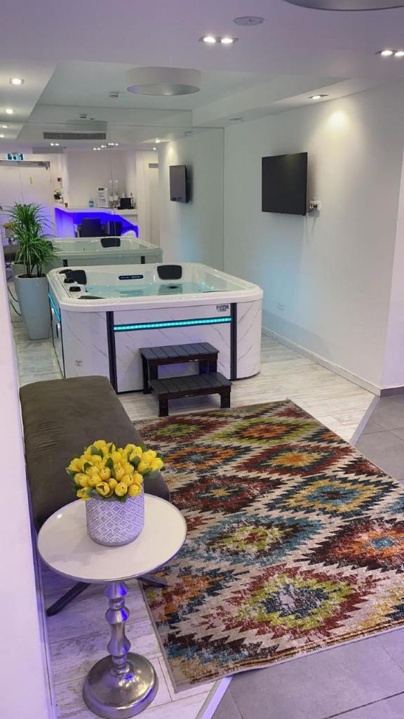 Royal beauty & spa Royal beauty & spa